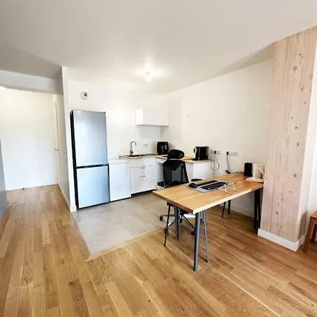 Charme Parisien Neuf Et Cosy Appartement Parijs